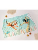 La toalla de playa o piscina de Kiokids es perfecta para abrazar a tu bebé después del baño.